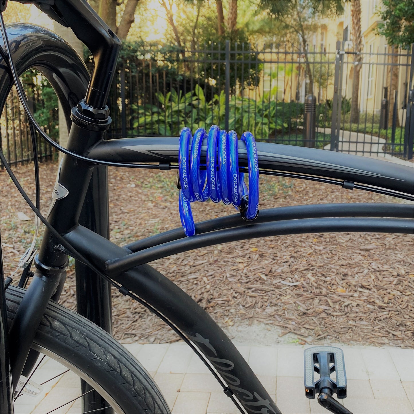 Câble de sécurité enroulé DocksLocks® antivol et résistant aux intempéries avec extrémités en boucle (5', 10', 15', 20' ou 25')